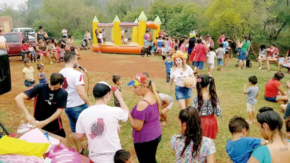 La Filial River agasajó a los  niños en el barrio Néstor Kirchner