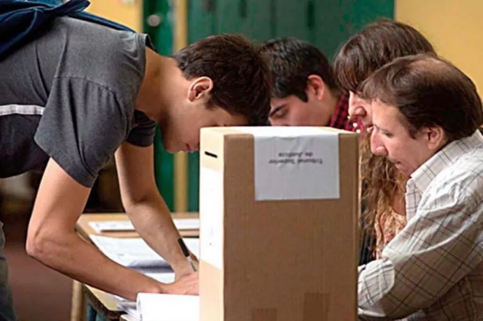 Los jóvenes que votan por primera vez representan el 2,8% del padrón