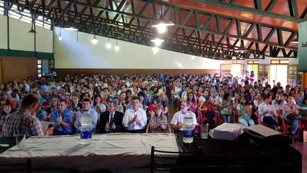 San Pedro: amplia concurrencia de docentes para Protocolo y Ceremonial