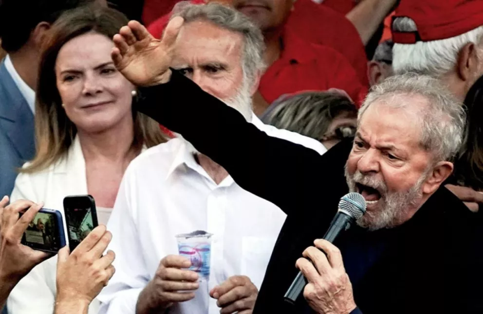 Lula Da Silva fue liberado y ante una multitud dijo que salió fortalecido 