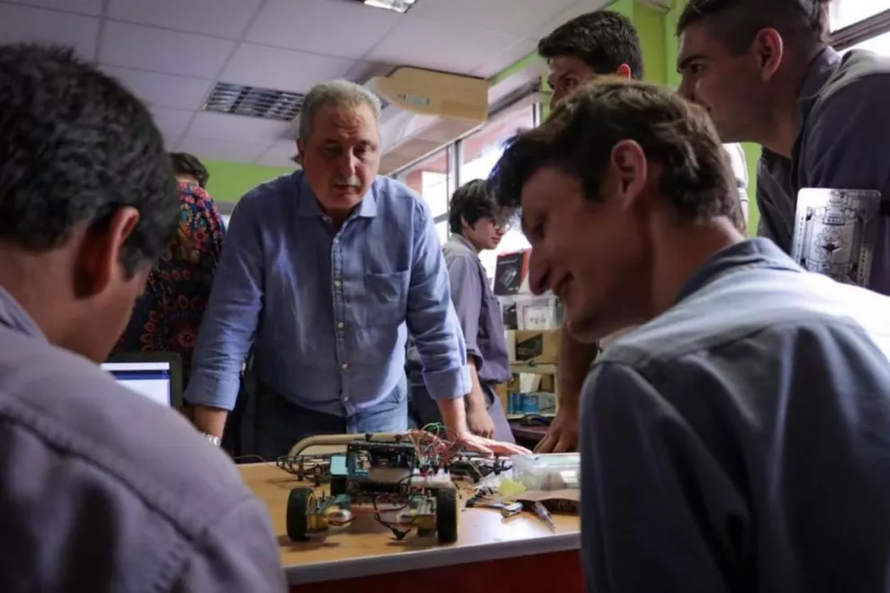 Passalacqua entregó kit de impresoras 3D destinadas a escuelas técnicas
