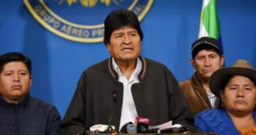 Evo Morales se despidió de Bolivia y partió hacia México