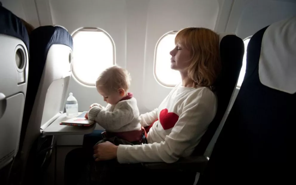 Japan Airlines mostrará qué asientos están ocupados por bebés a la hora de comprar pasaje