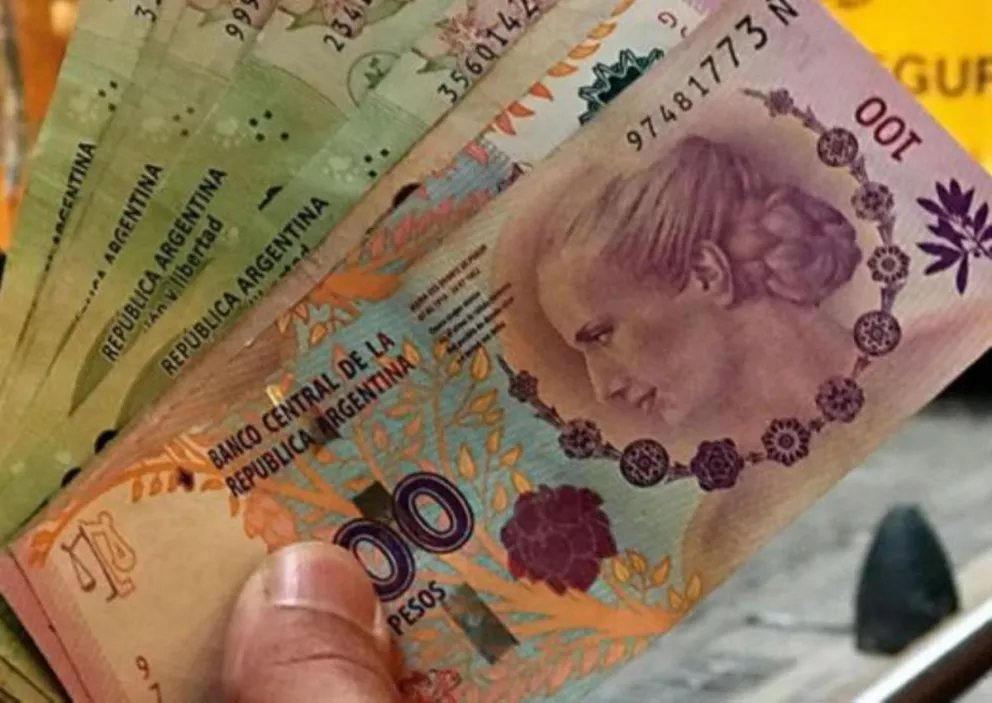 Empleados municipales de Azara obtienen un bono primavera de 10 mil pesos