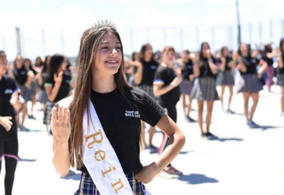 Estudiantina 2019: prueba piloto del Show de Scolas con calor y descompensaciones Estudiantina 2019: prueba piloto del Show de Scolas con calor y descompensaciones