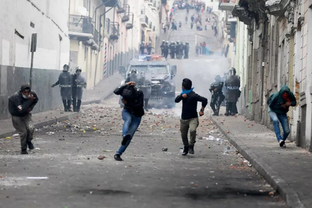 Violentos enfrentamientos  entre manifestantes y policía