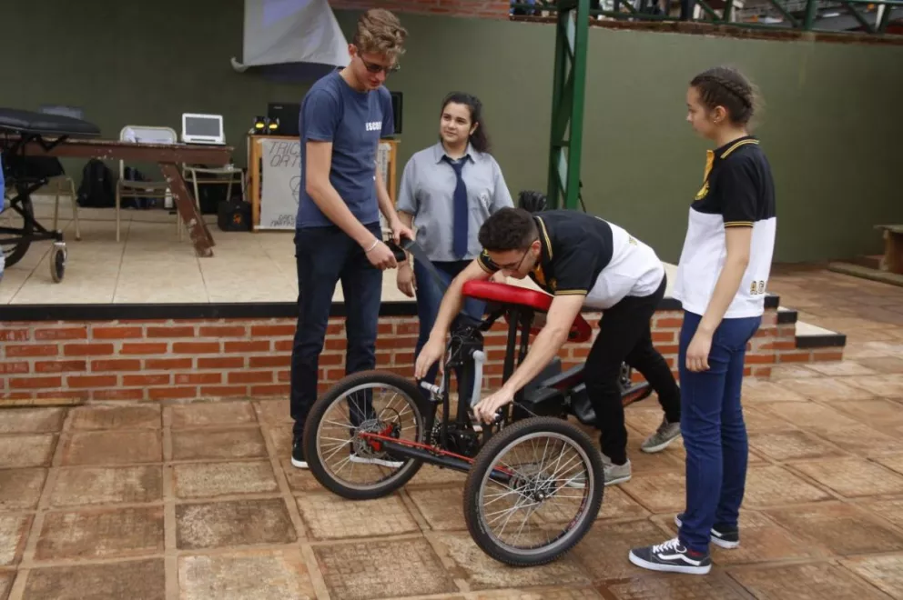 Crearon un triciclo ortopédico para personas con discapacidad motriz inferior