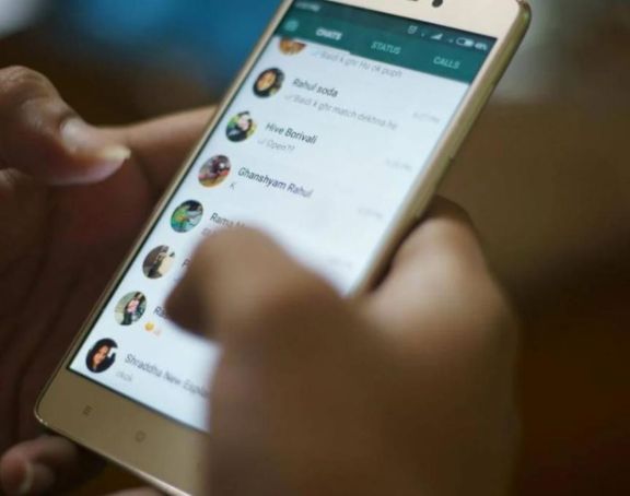 WhatsApp limita el reenvío de mensajes para combatir la información falsa WhatsApp limita el reenvío de mensajes para combatir la información falsa