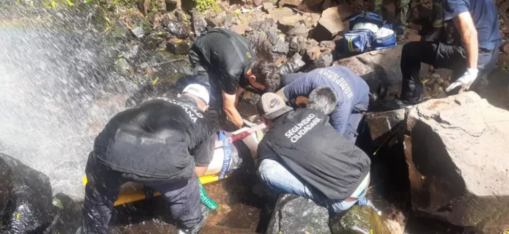 Rescataron a un hombre que cayó en el salto Mariposa en Iguazú