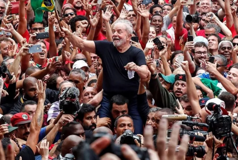Un tribunal aumentó la condena a Lula da Silva a 17 años de prisión por corrupción