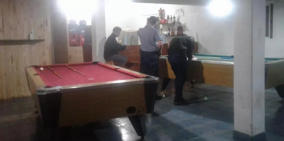 Cerro Azul: clausuraron bar El Gauchito por falta de papeles