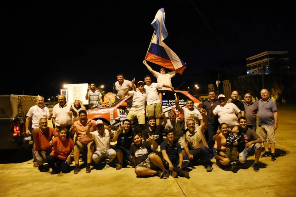 Con una caravana recibieron a los campeones Sudamericanos de Rally