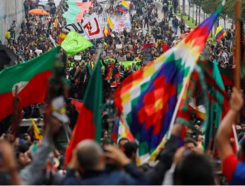 Miles de colombianos se levantan contra del Gobierno de Iván Duque