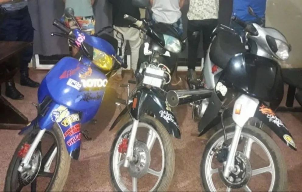 Puerto Iguazú: cuatro jóvenes robaron tres motos