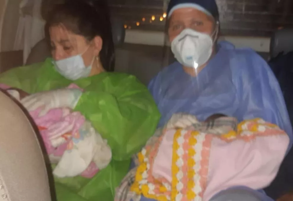Policías asistieron un parto prematuro de gemelas en Candelaria