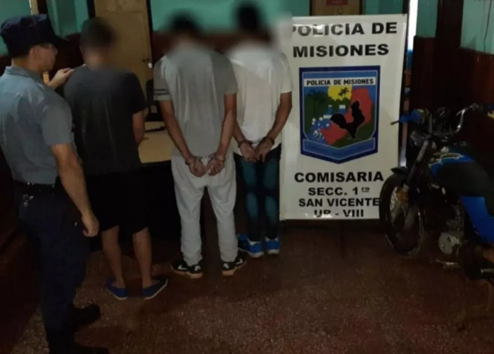 Tres jóvenes detenidos por el robo de una moto en San Vicente