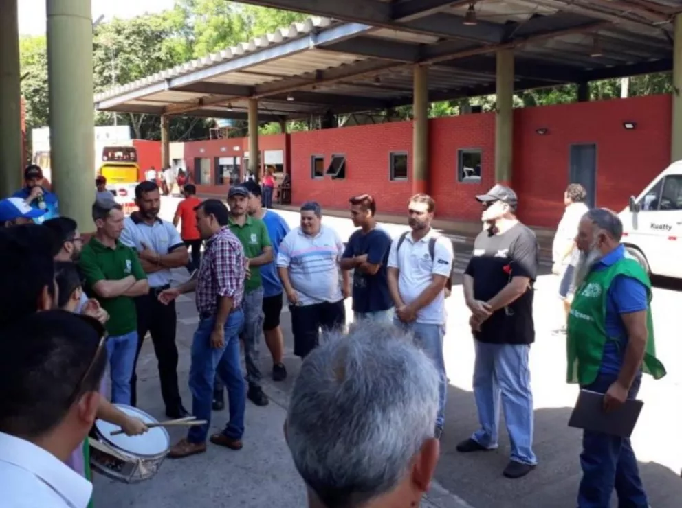 Iguazú: sindicatos y guías de turismo se unieron a la asamblea en Migraciones