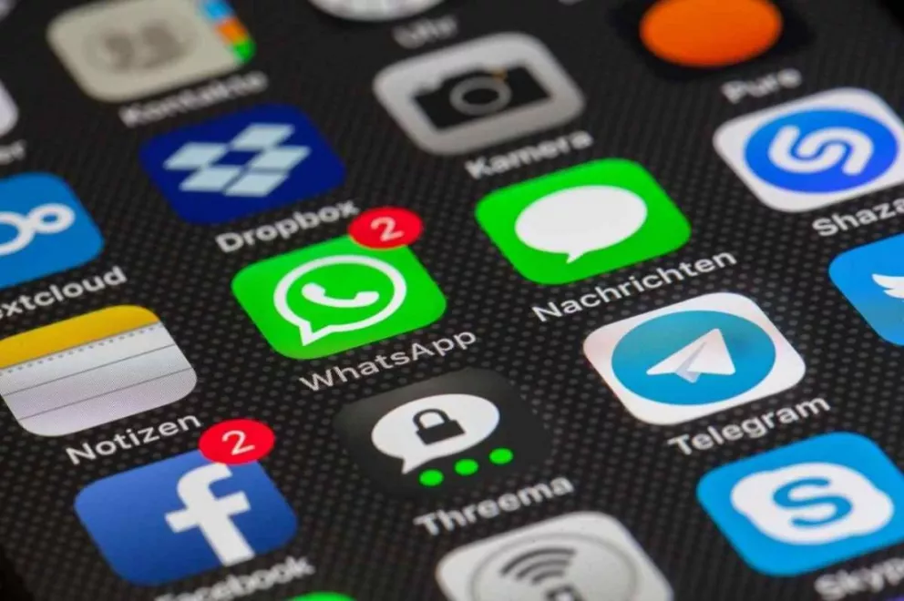Los mensajes que se autodestruyen de WhatsApp llegarán únicamente a los grupos