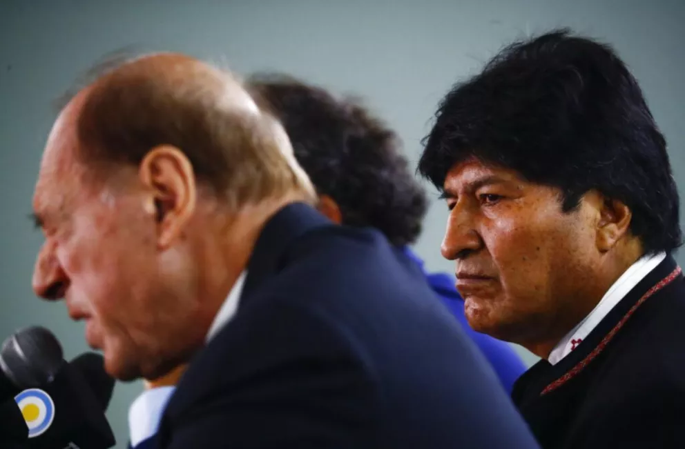 Evo Morales durante la conferencia de prensa en la que presentó a sus abogados