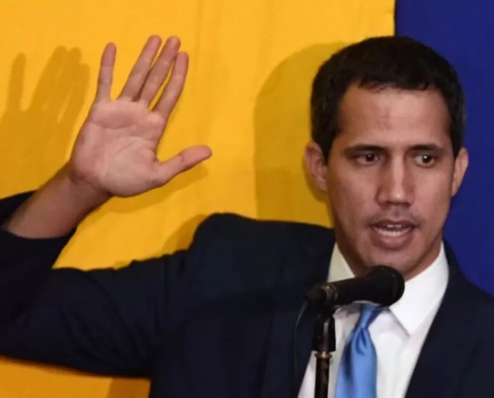 Venezuela: en una sesión paralela, se votó que Guaidó siga al frente del Congreso