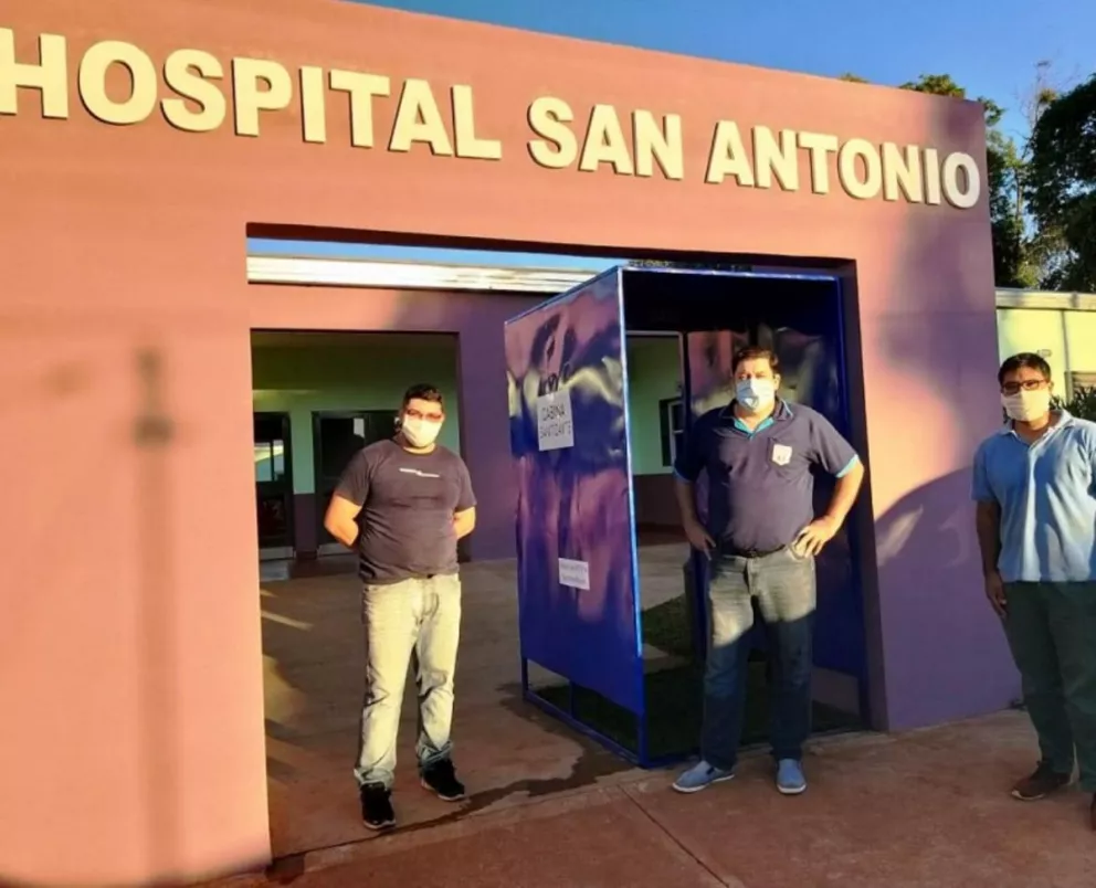 Profesores fabricaron cabina de desinfección para el hospital de San Antonio