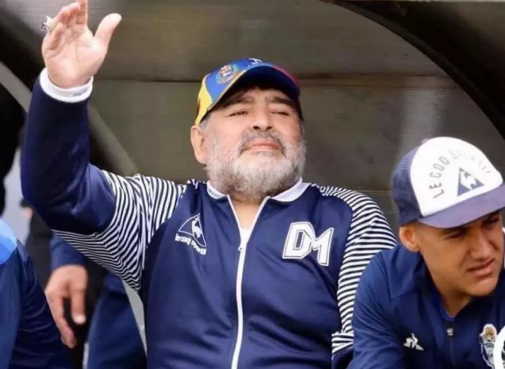 Diego Maradona: esta tarde se define si deja de ser el técnico de Gimnasia