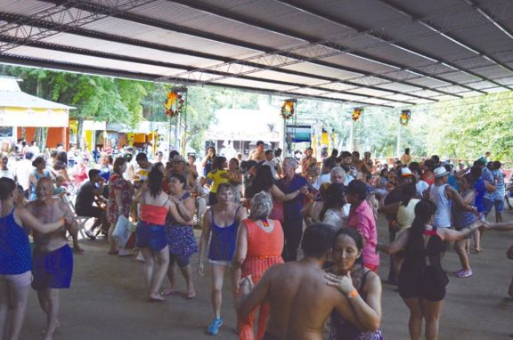 El Tabay se viste de fiesta para animar el verano El Tabay se viste de fiesta para animar el verano