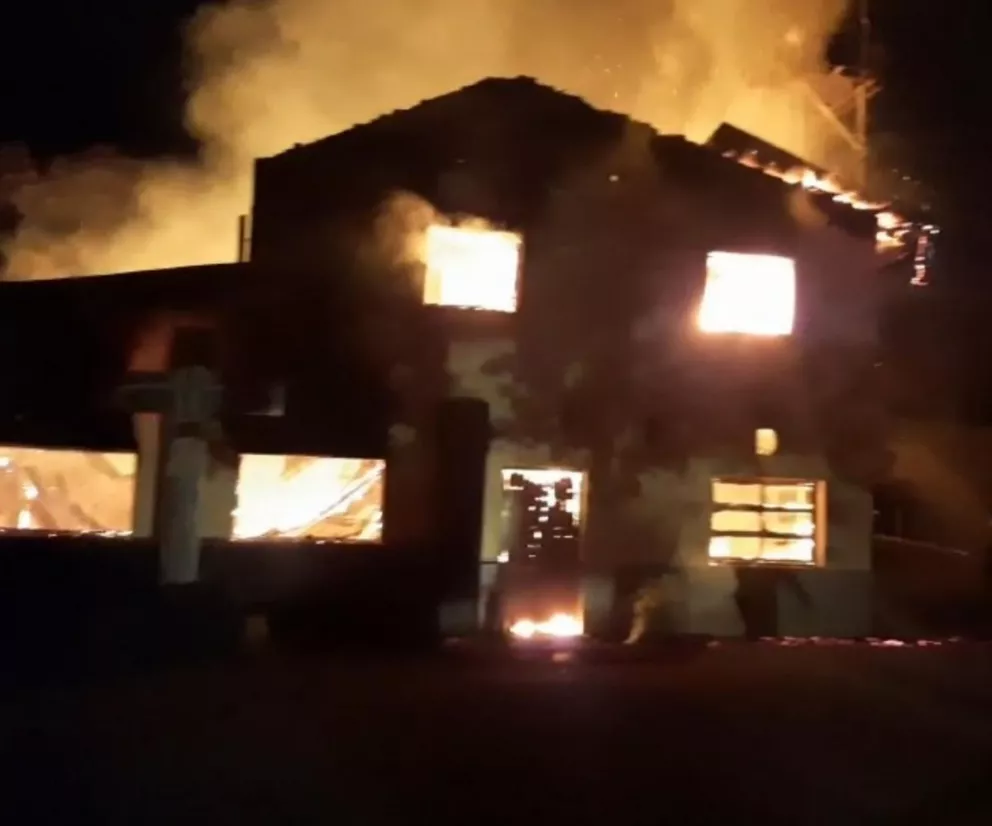 Daños totales tras el incendio en el Centro Pastoral Misiones en Eldorado