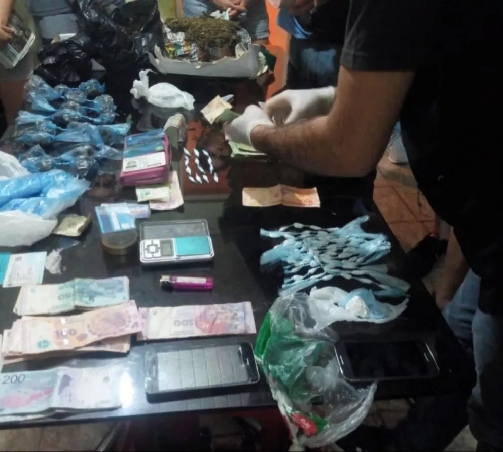 La Policía desbarató un kiosco narco y detuvo a diez personas en el barrio San Gerardo de Posadas