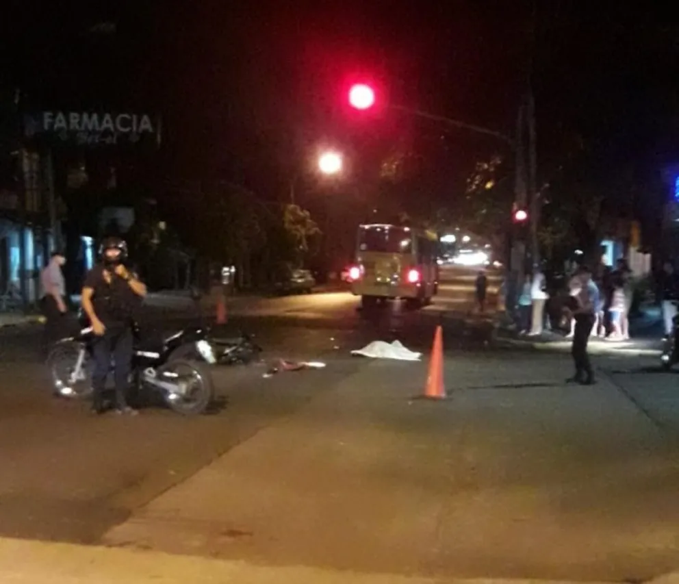 Posadas violenta: motociclista murió mientras escapaba de la Policía