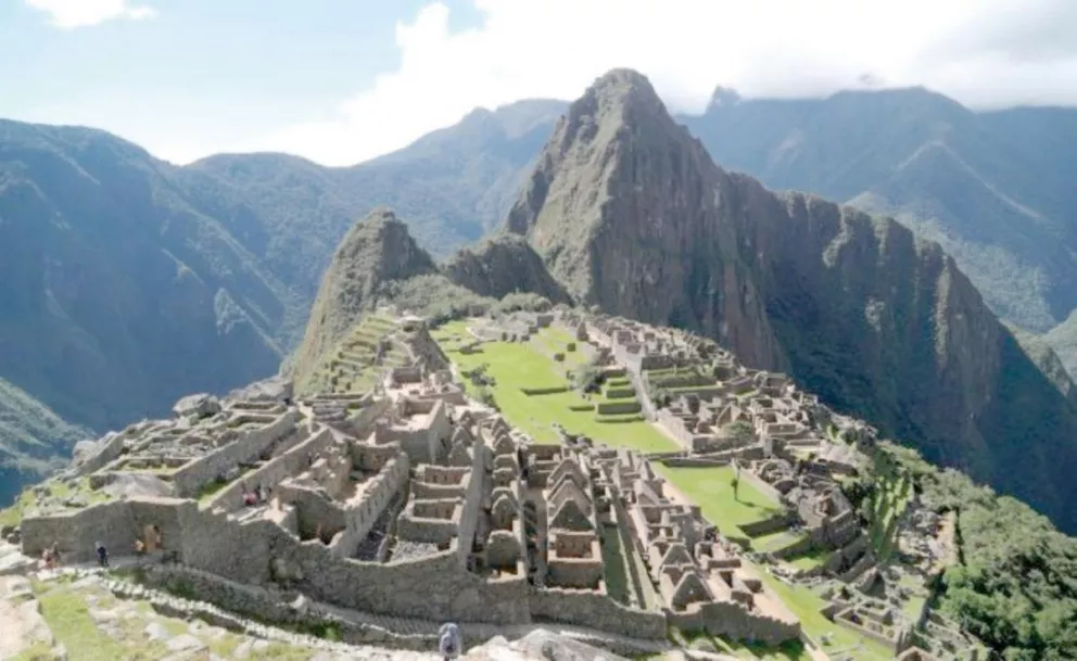 Detienen a dos argentinos  por daños en Machu Picchu