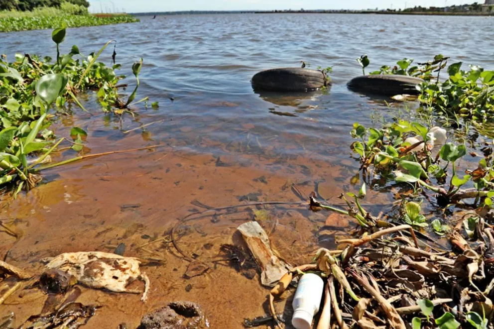 Preocupa la suciedad en  los afluentes del río Paraná
