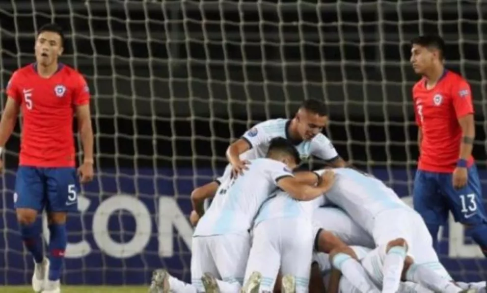 Argentina derrotó a Chile en el Preolímpico Sub 23 y se subió a lo más alto de su grupo