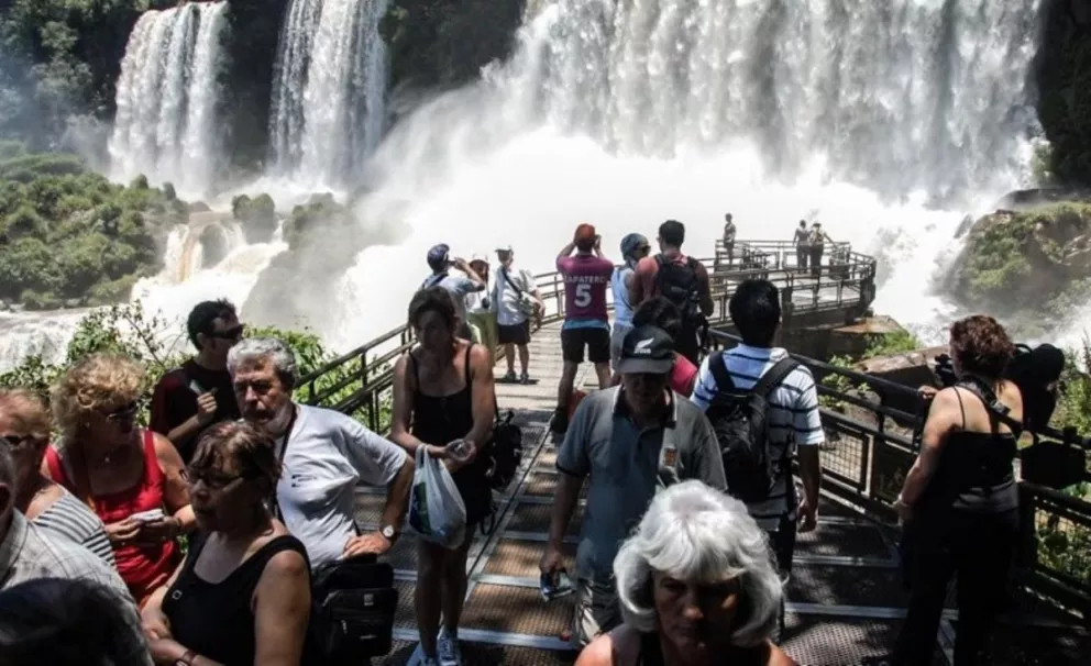 Turistas fumaban marihuana en cataratas y fueron demorados