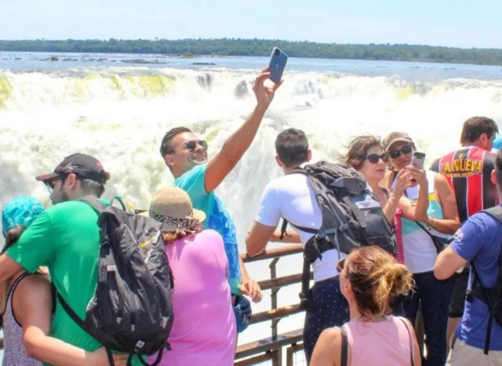 En Iguazú el turismo sigue en alza: 15,7% más en la primera quincena de febrero