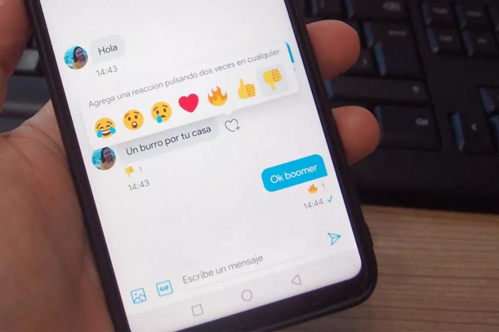 Twitter comienza a tener reacciones con emojis, por ahora solo en mensajes directos 