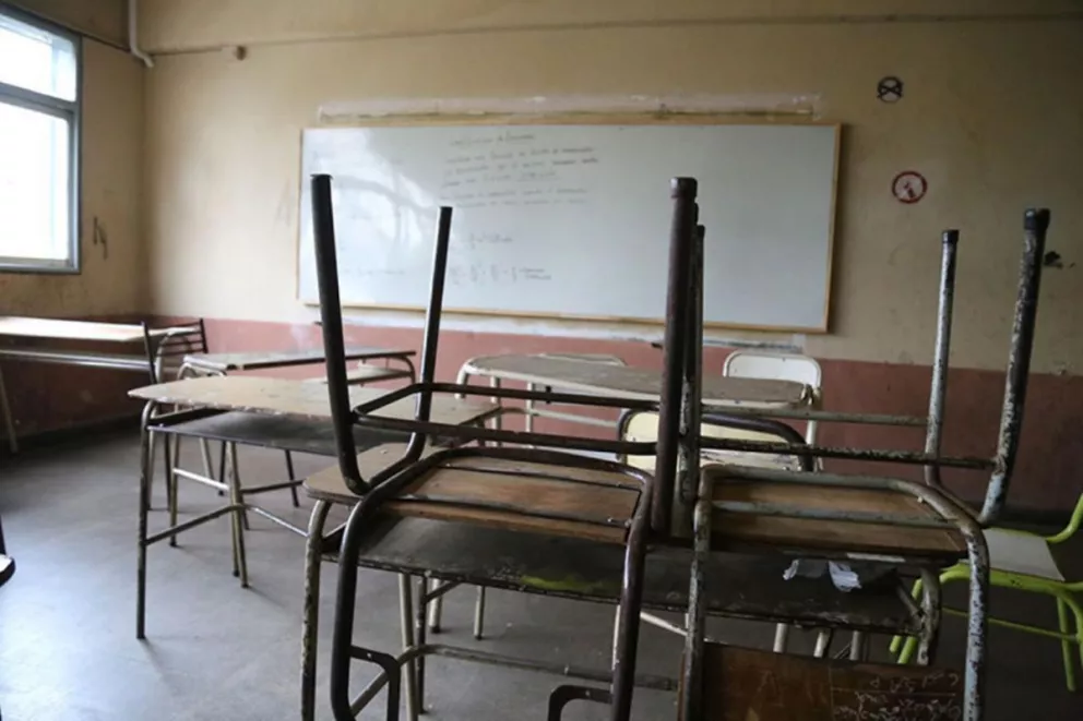 Cuarentena: extienden licencias a docentes y garantizan suplencias