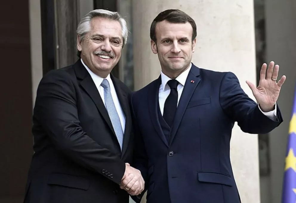 Macron, a Fernández: "Francia acompañará y se movilizará con el FMI para ayudar a la Argentina" 