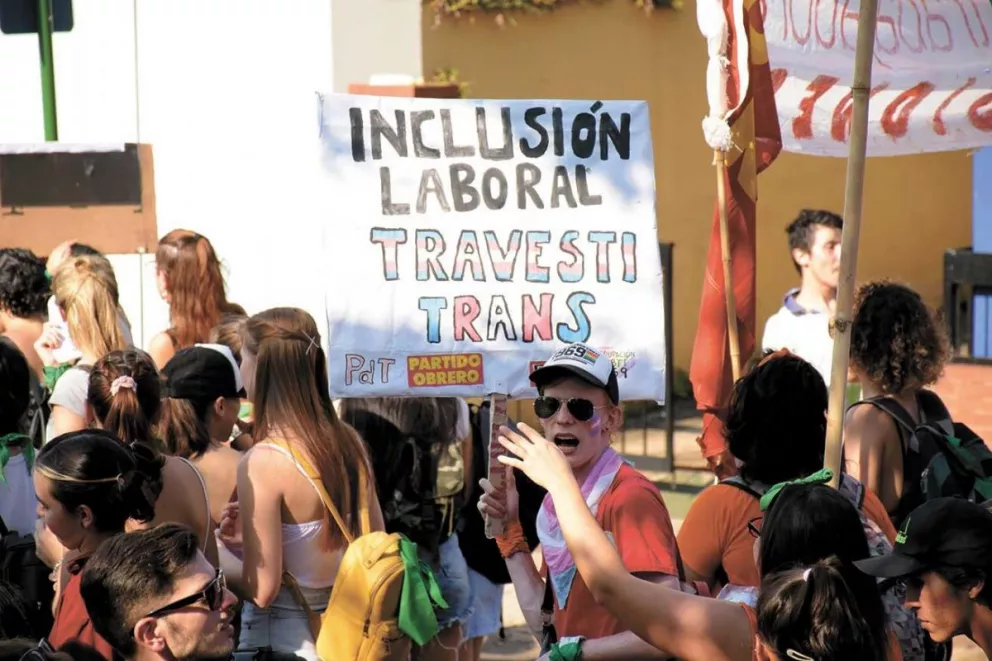 Entre los reclamos, estuvo presente la inclusión a travestis y transexuales.
