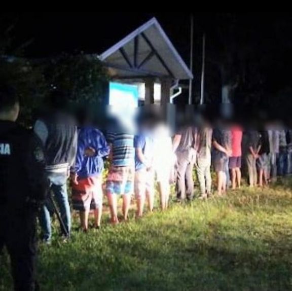 Posadas: Un saldo de 24 demorados por romper la cuarentena con fiesta en la calle Posadas: Un saldo de 24 demorados por romper la cuarentena con fiesta en la calle