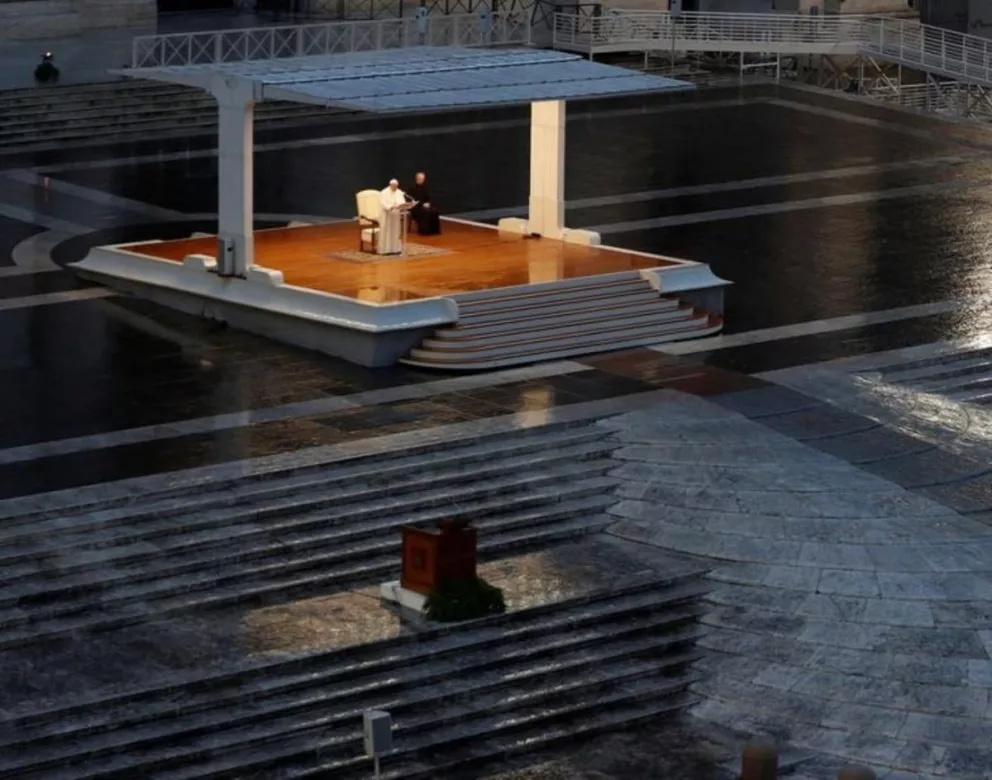 Papa Francisco: “Estamos todos en la misma barca y somos llamados a remar juntos”