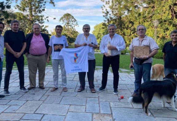 El presidente Alberto Fernández recibió al “Grupo de Curas en Opción por los Pobres” El presidente Alberto Fernández recibió al “Grupo de Curas en Opción por los Pobres”