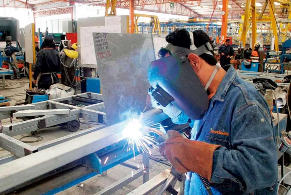 La producción de industrias pyme cayó 28,8% en marzo