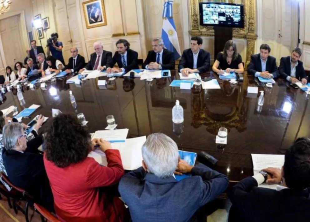 Alberto Fernández recibe a los gobernadores y evalúa la cuarentena total en la Argentina