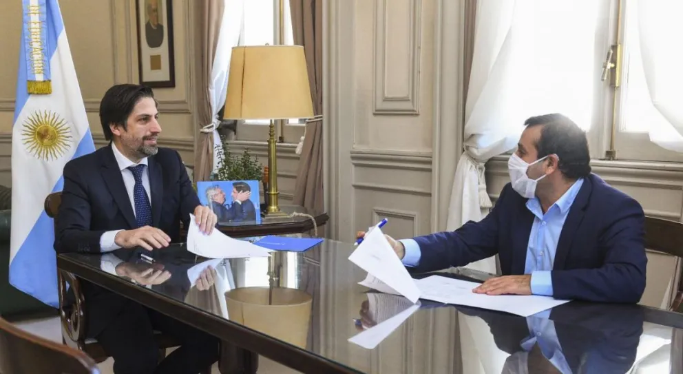 Nicolás Trotta, Ministro de Educación de la Nación, y Oscar Herrera Ahuad, gobernador deMimsiones en un encuentro presencial que se produjo en mayo pasado