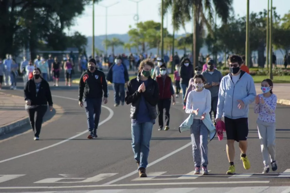 Unas 40 mil personas participaron de la doble jornada de caminatas en la Costanera Parque
