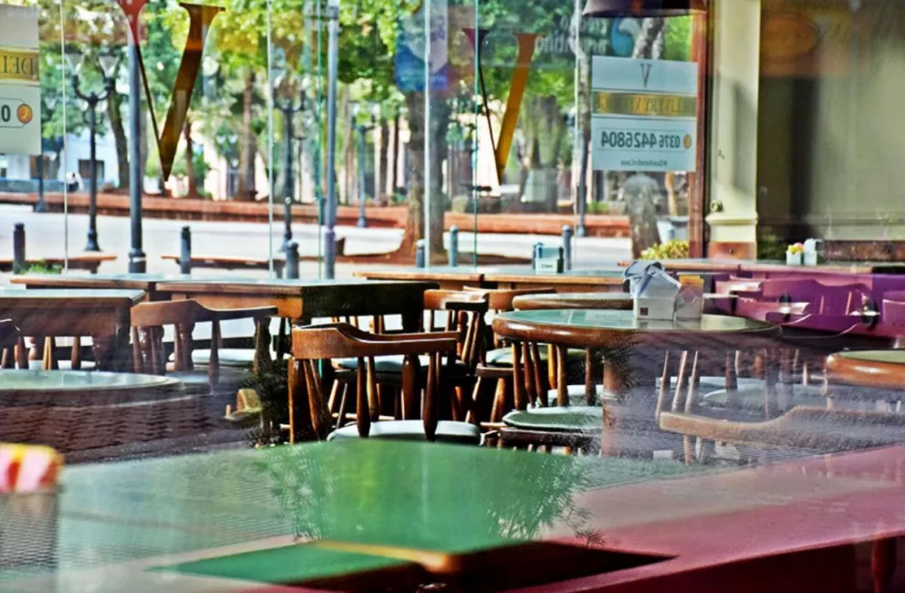 Restaurantes pedirán usar calles y plazas para lograr el distanciamiento