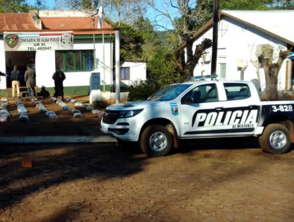 Alba Posse: interceptan a dos vehículos repletos de mercadería ilegal