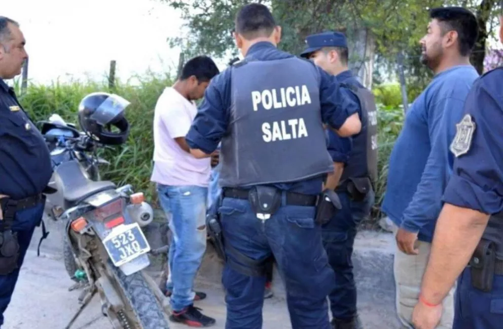 Salta: imputaron a cinco policías y operadores del 911 por el femicidio de una docente