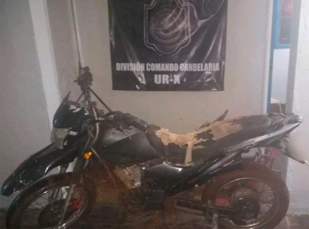 La motocicleta fue abandonada por el joven en el barrio Paso Viejo.
